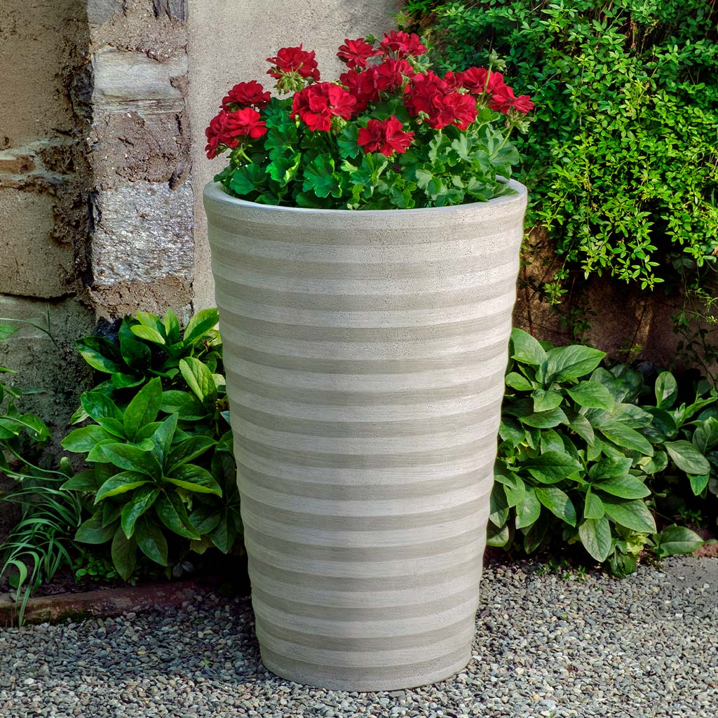 26" Conica Planter