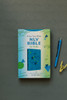 Know Your Bible NLV Bible for Kids [Green & Blue Geometrics]