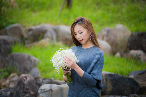 Jual Poster Bouquets Lilies of the valley Asian Bokeh Hands WPS
