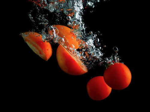 Jual Poster Tomatoes Water Black background Piece 1Z