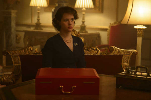 Jual Poster Claire Foy Queen Elizabeth II TV Show The Crown APC 001 Jual Poster Claire Foy Queen Elizabeth II TV Show The Crown APC 001