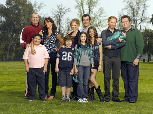Jual Poster TV Show Modern Family APC 001