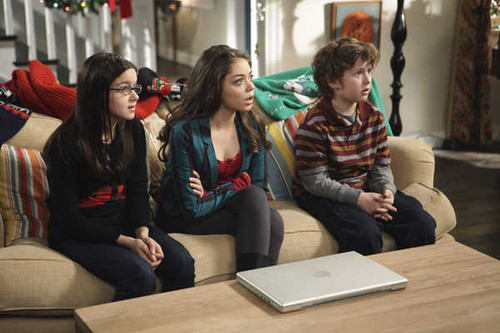 Jual Poster TV Show Modern Family APC 003