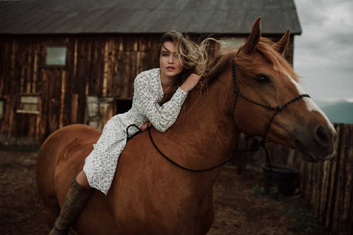 Jual Poster Boots Brunette Horse Lipstick Model Woman Models Model APC