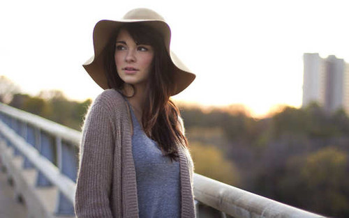 Jual Poster Models Model APC619