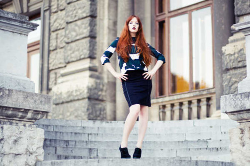 Jual Poster Models Model APC710