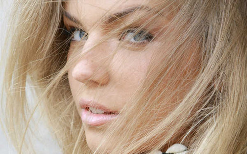 Jual Poster Models Model APC712