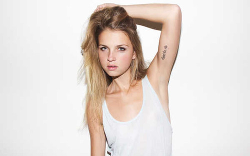 Jual Poster Models Model APC739