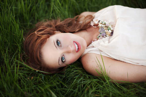 Jual Poster Models Model APC780