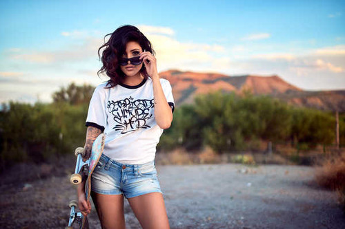 Jual Poster Models Model APC833