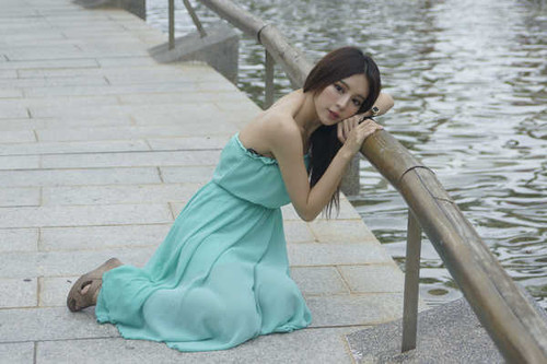 Jual Poster Models Zhang Qi Jun APC092