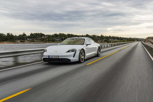 Jual Poster Porsche Porsche Taycan Turbo S APC025