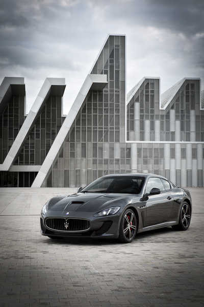 Jual Poster Maserati 2013 17 GranTurismo MC Stradale Worldwide 1ZM002