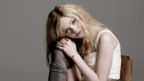 Jual Poster Actresses Elle Fanning Car Flower Graffiti4 APC