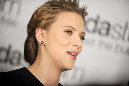 Jual Poster Actresses Scarlett Johansson Actress American Singer APC003