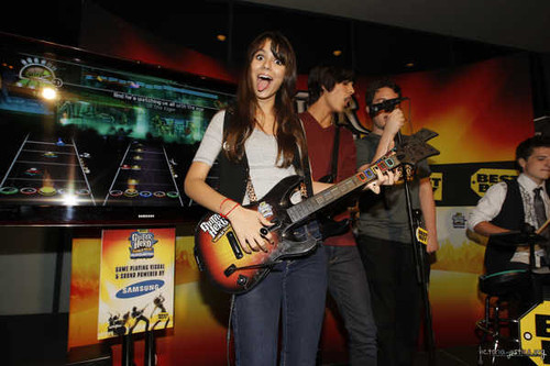Jual Poster Actresses Victoria Justice APC052