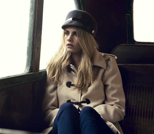Jual Poster Models Cara Delevingne Actress Blonde Coat English Hat Model1 APC