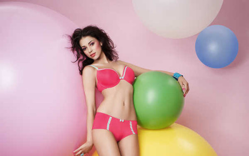 Jual Poster Models Georgia Salpa Irish Model APC002