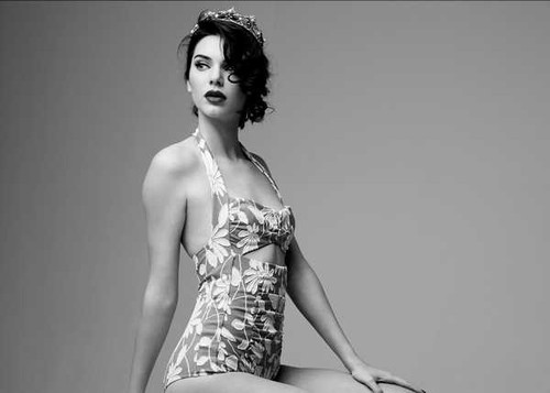 Jual Poster Models Kendall Jenner Black & White Brunette Lipstick Swimsuit Vintage APC