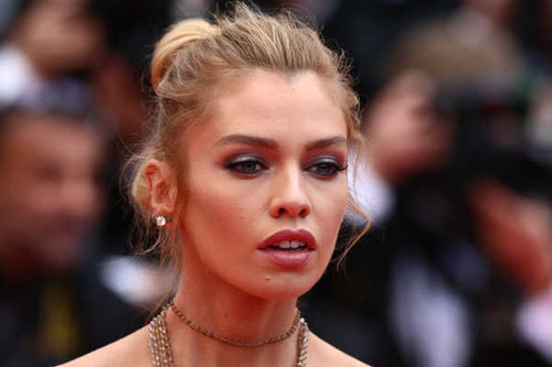 Jual Poster Models Stella Maxwell Blonde Purse0 APC