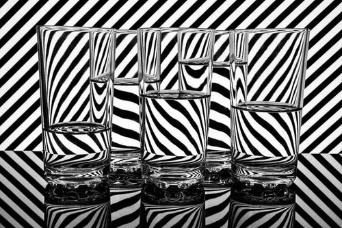 Jual Poster Black & White Glass Reflection Man Made Glass APC