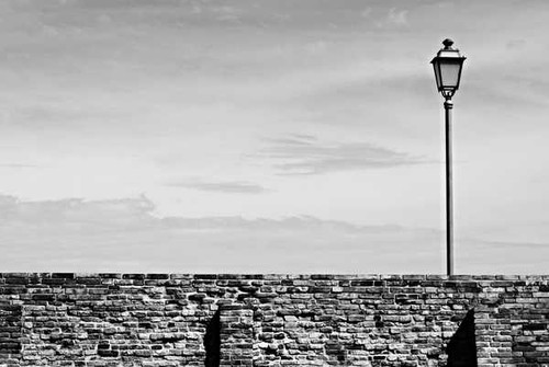 Jual Poster Black & White Lamp Post Man Made Lamp Post APC Jual Poster Black & White Lamp Post Man Made Lamp Post APC