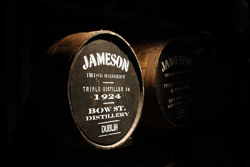 Jual Poster Man Made Barrel APC 005