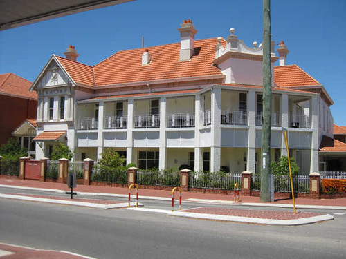 Jual Poster Man Made Old Shenton Park Hotel APC