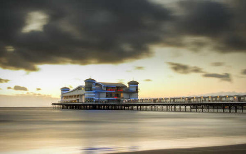 Jual Poster Man Made Pier APC 055