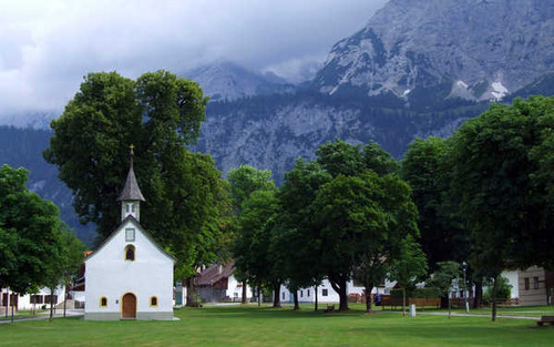 Jual Poster Man Made Village APC 004