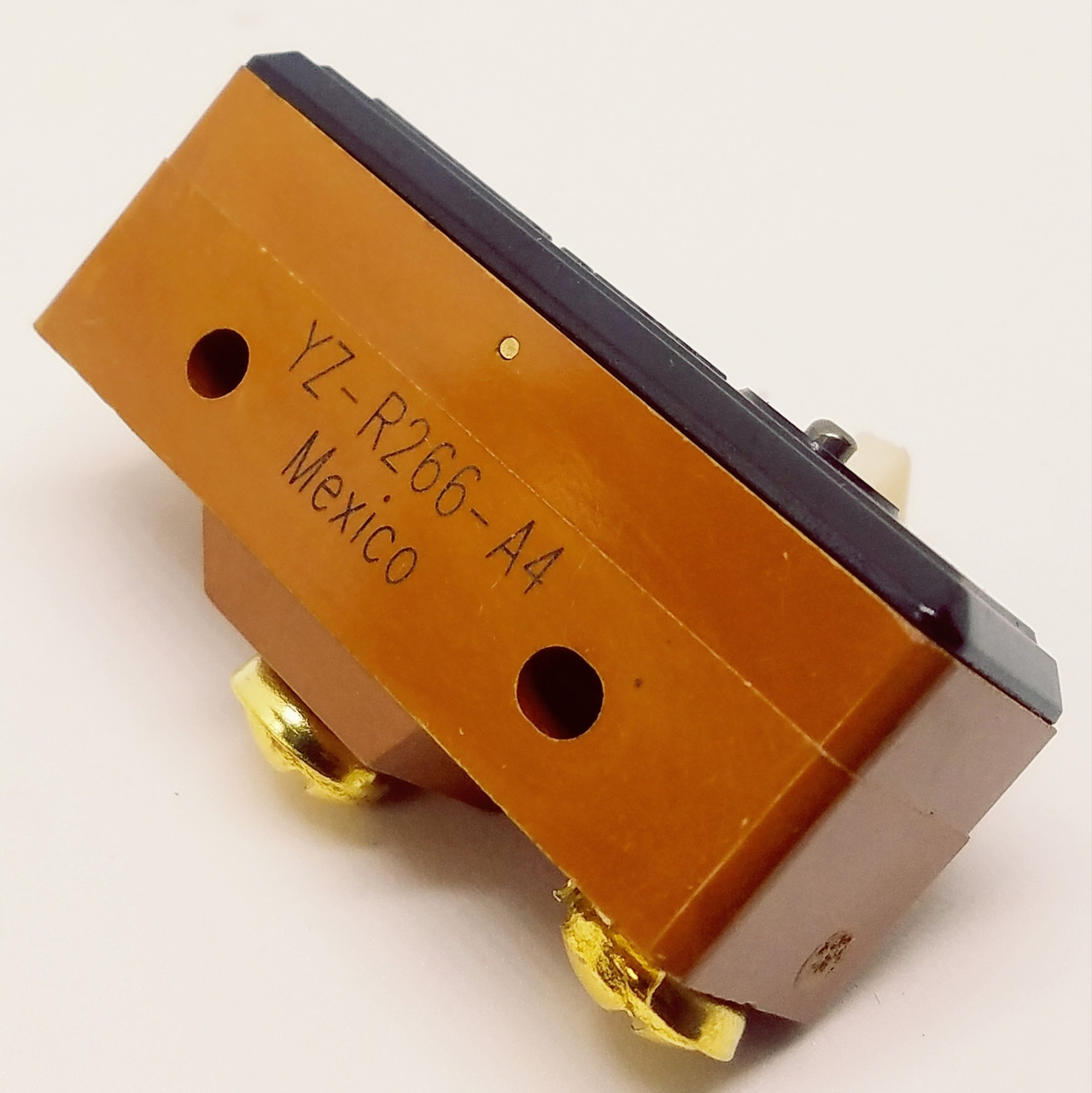 YZ-R266-A4  Basic Switch 15A, 125, 250, 480 VAC, 1/8HP 125 VAC.