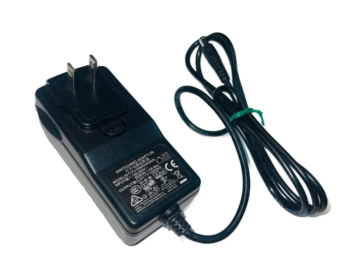 FJSW0502000N Power AC/DC Adapter, 100/240V 50/60HZ 1.5A MAX / 5V 4000MA, RoHS