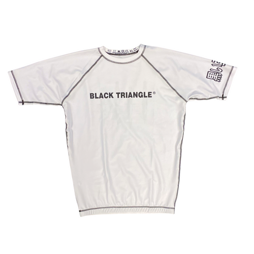 BLACK TRIANGLE SHORT SLEEVE RASH GUARDS