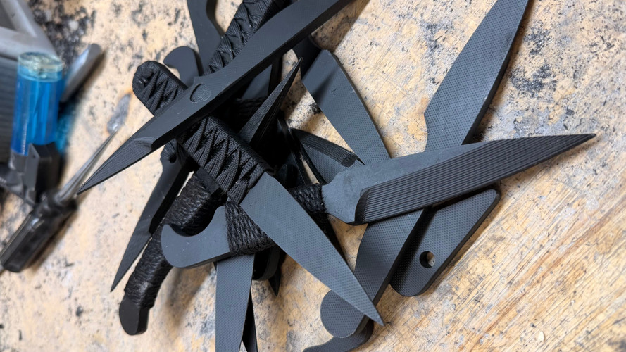 What Is G10 and Why Choose It as Your Non-Metallic Knife?