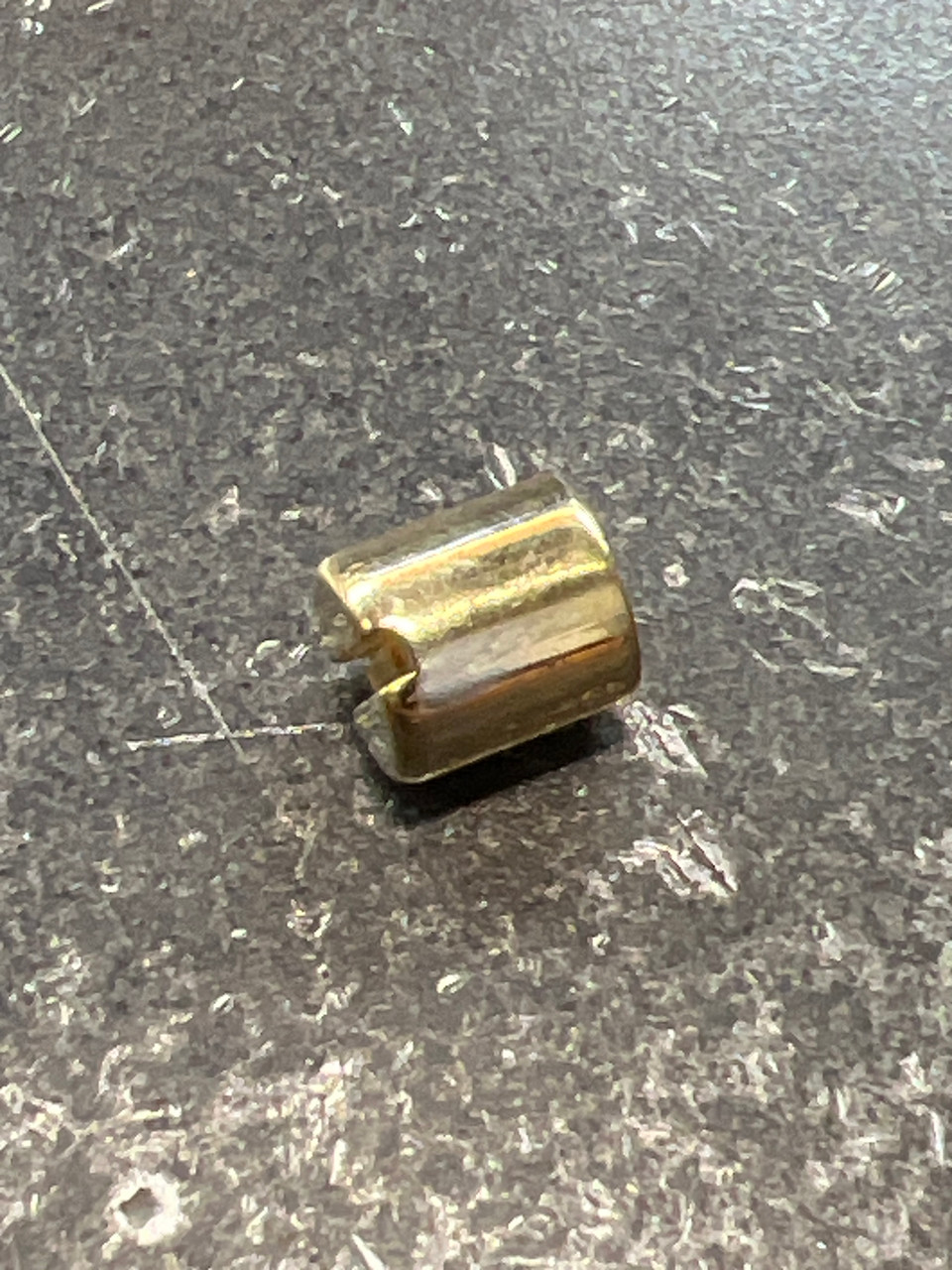 5246 LINE CARRIAGE NUT GOLD
