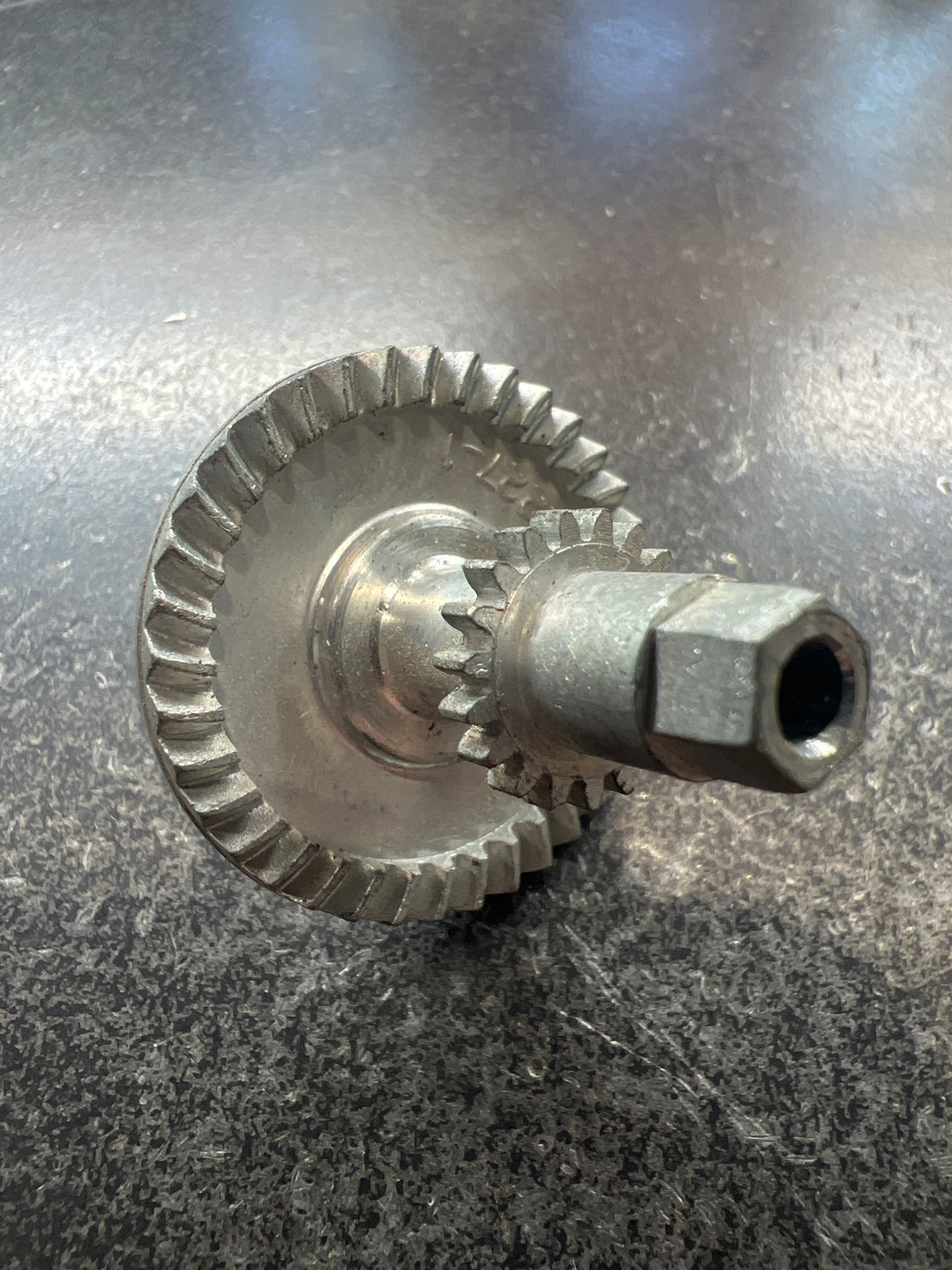 B82-2701 DRIVE GEAR