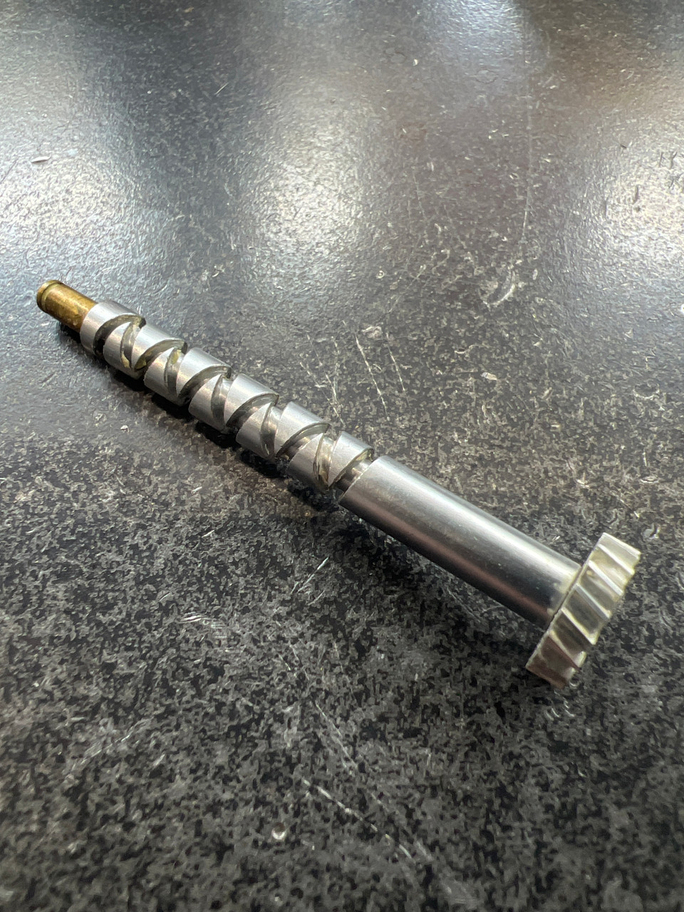 B85-9801 WORM SHAFT