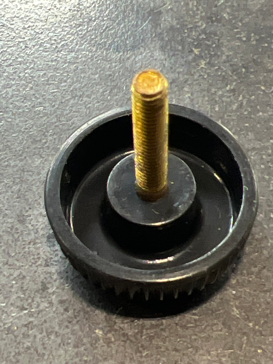 E81-1902 SCREW