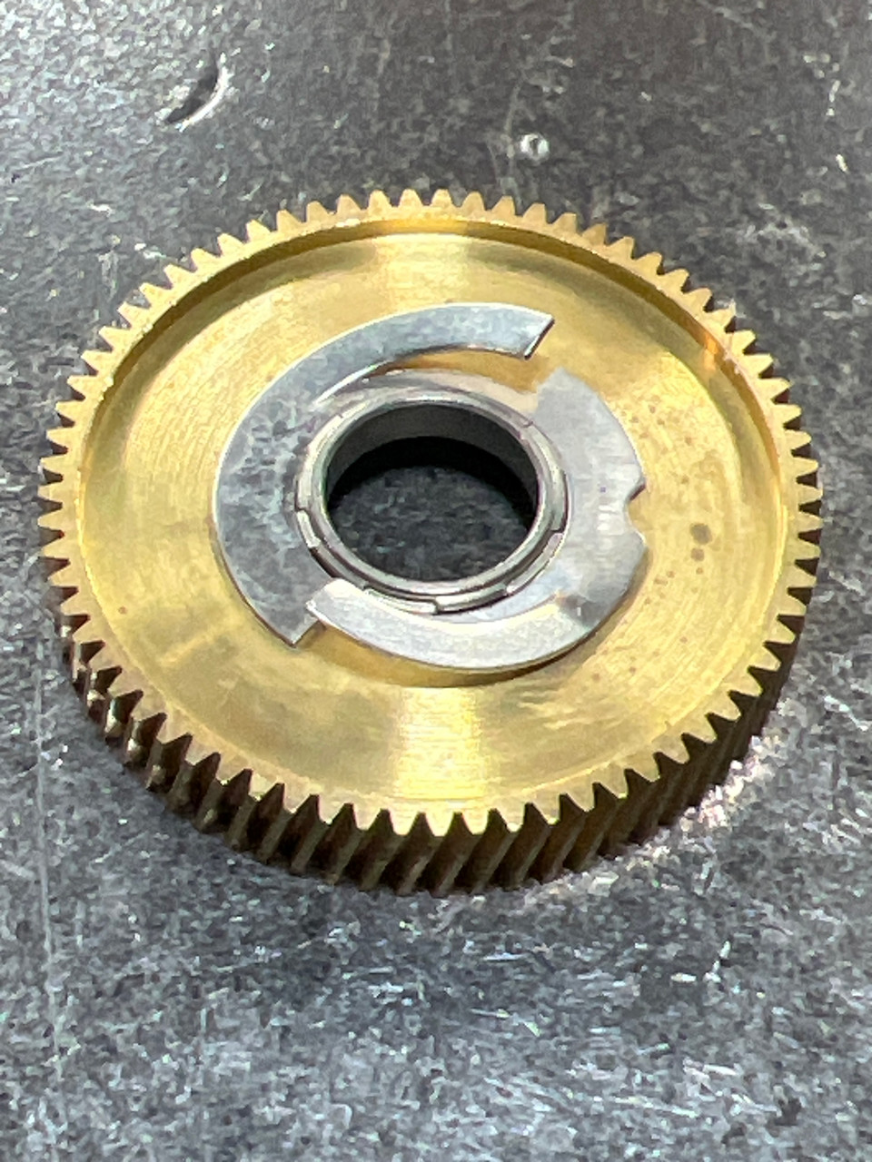 1084260 MAIN GEAR 7001