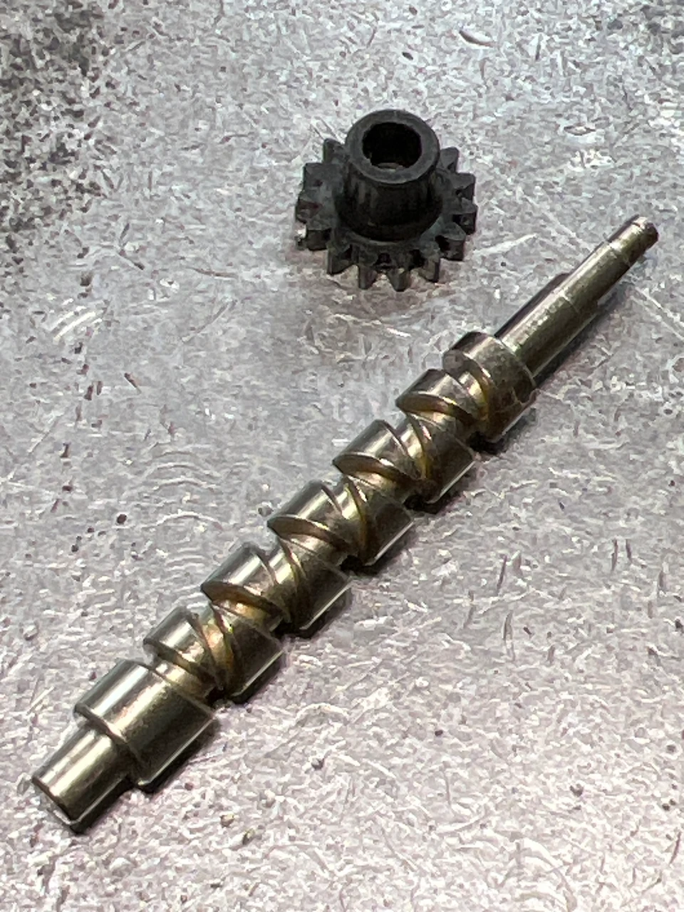 1089973 WORM SHAFT