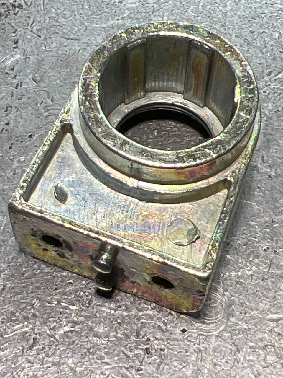 1101762 MAIN GEAR STAND B