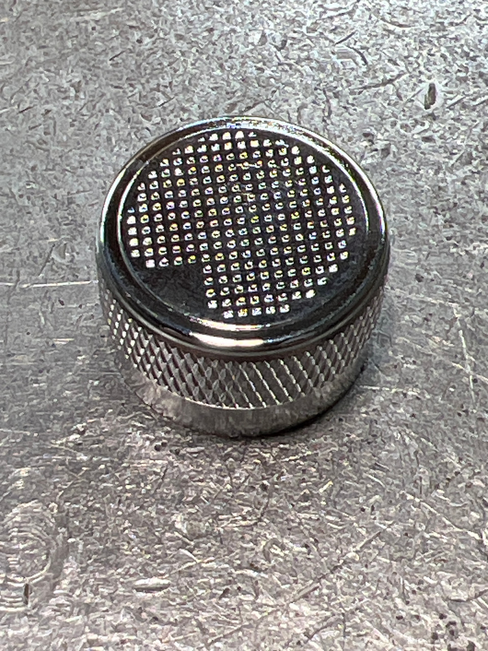 1116094 CAST CONTROL CAP LEFT