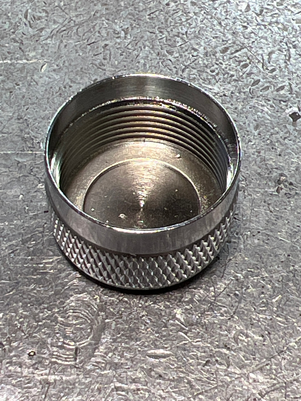 1116094 CAST CONTROL CAP LEFT