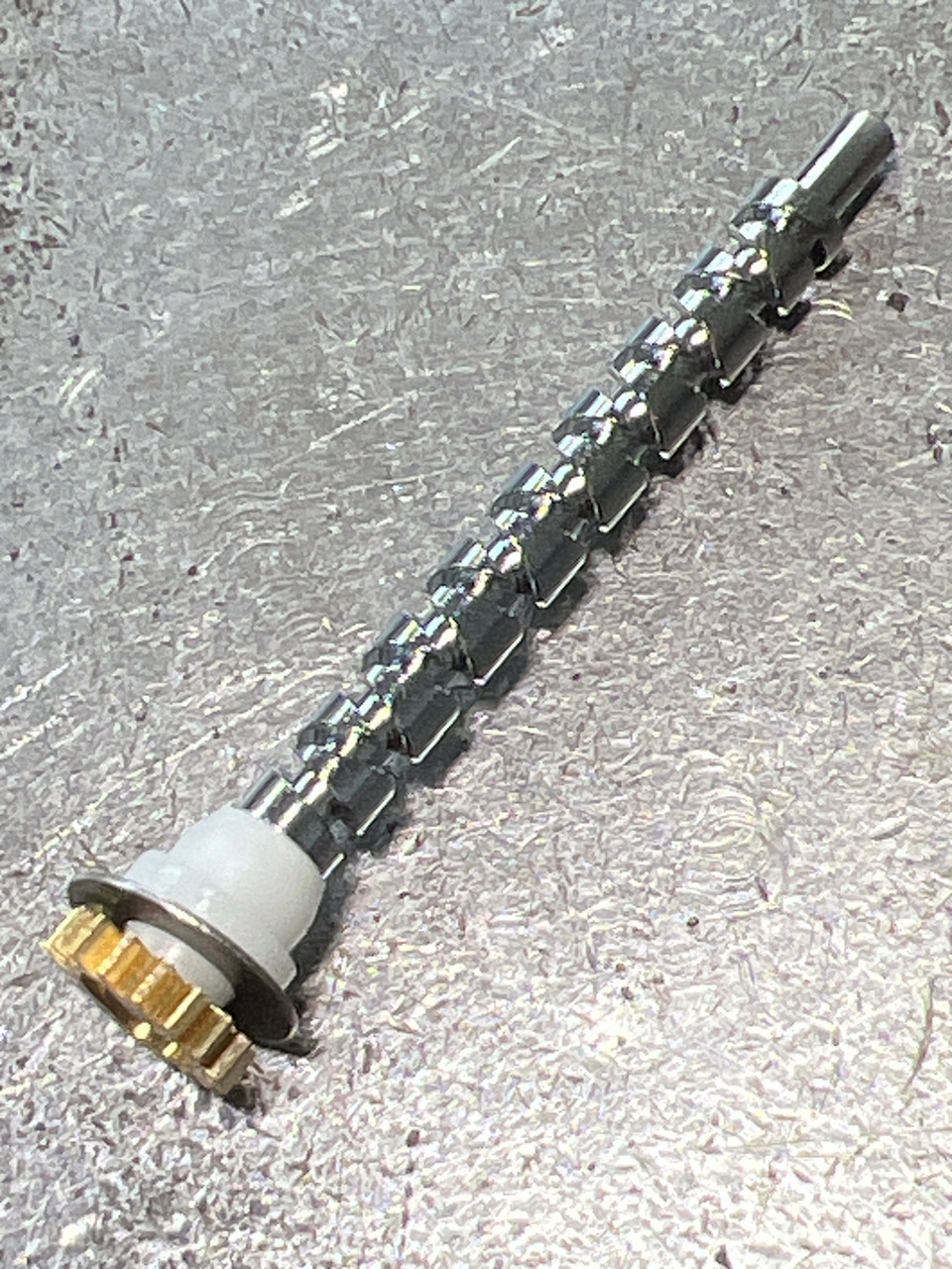 1121606 WORM SHAFT RIVETED