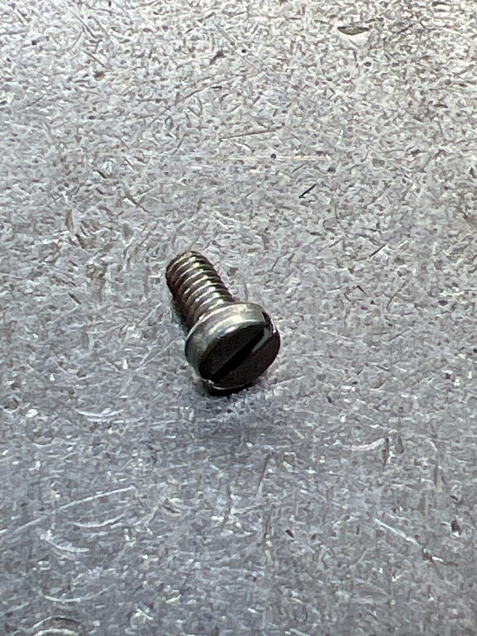 103-519 - Pinhead Screw