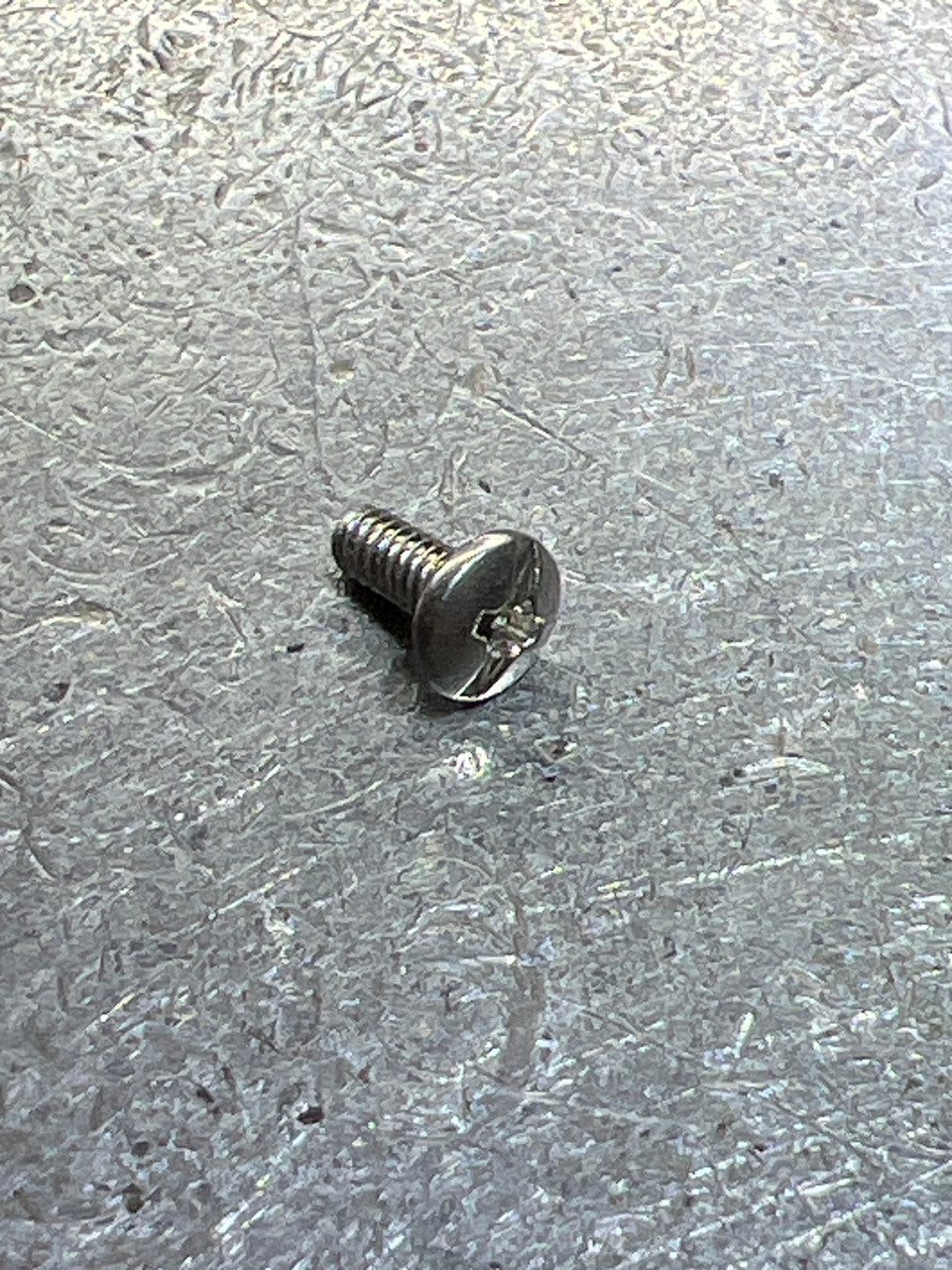 CM057-01 Screw MA40t