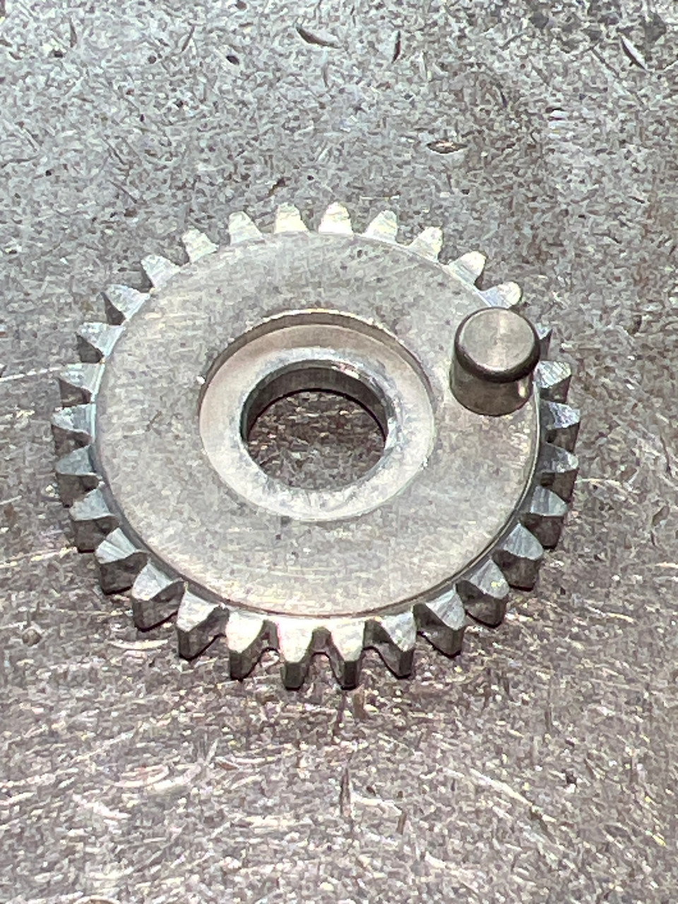 CO353-01 Oscillator Gear LT40