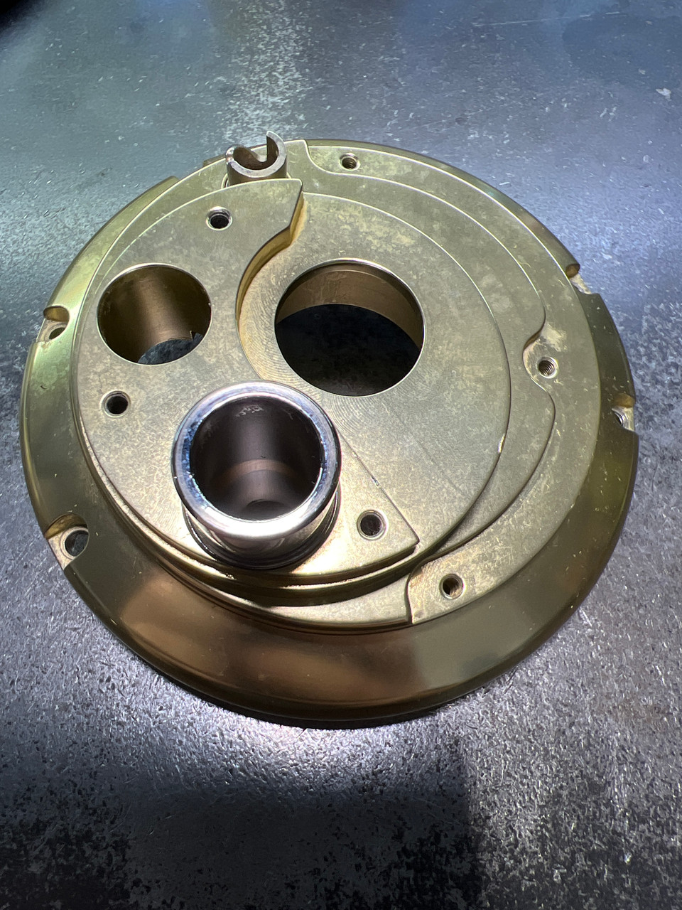 LF324-01 G/Side cover assy SA25