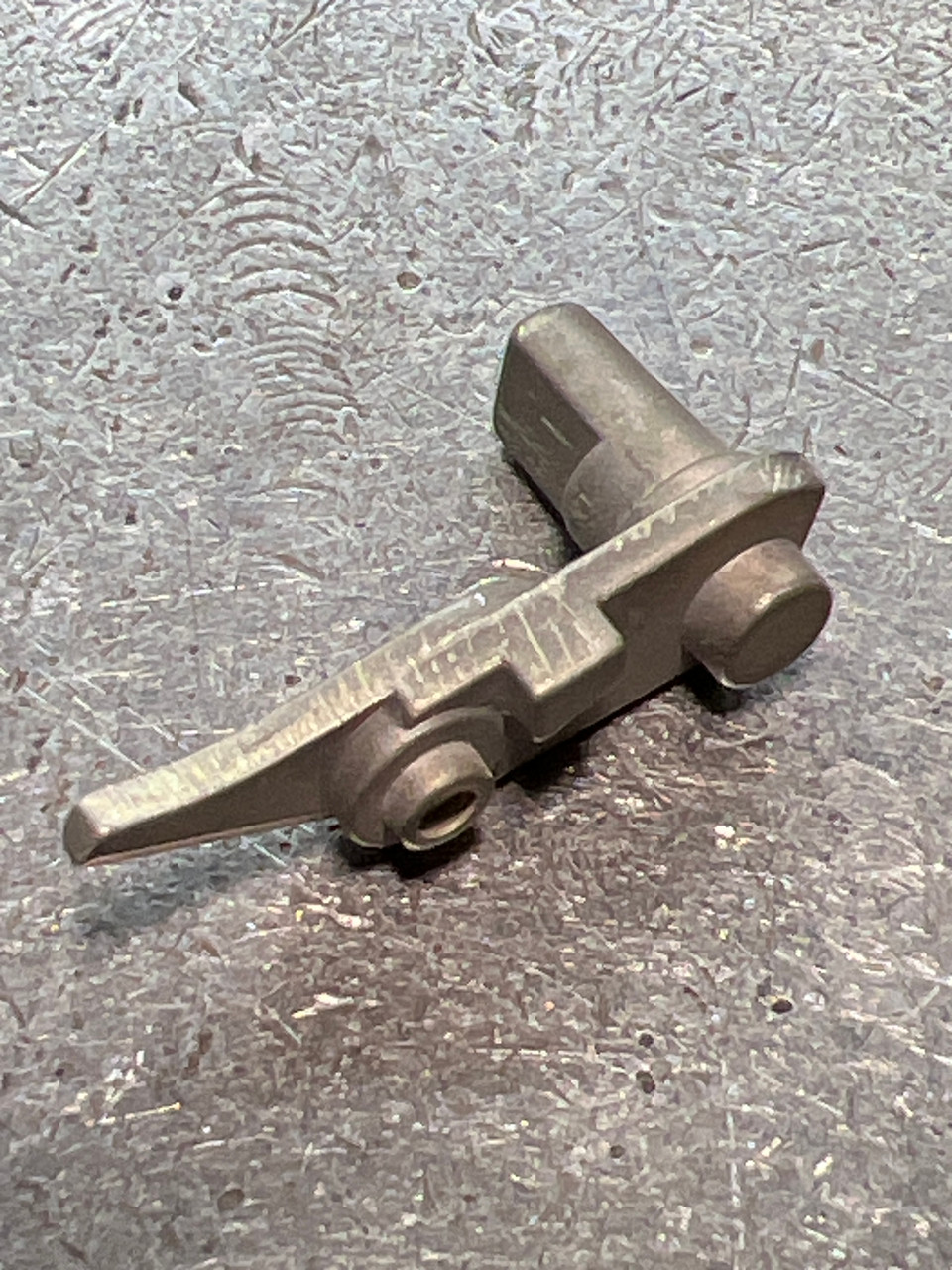 MT114-01 Pivot Pin BST60pts