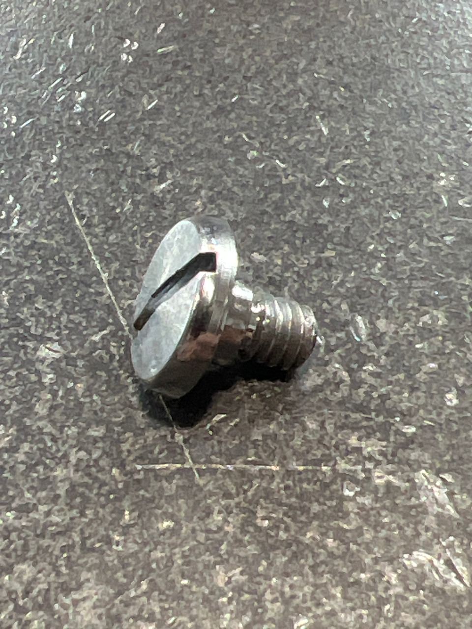 1182677 SCREW, BAIL ARM 31-716